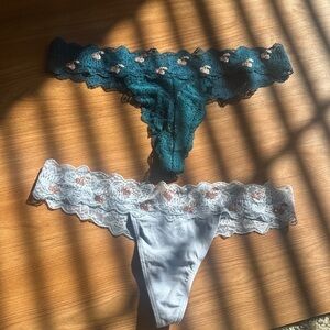 PINK Victoria's Secret thong bundle L